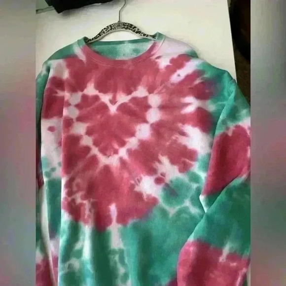 Urban, outfitters urban renewals sweatshirt, and sweatpants set tie-dye - Picture 12 of 13